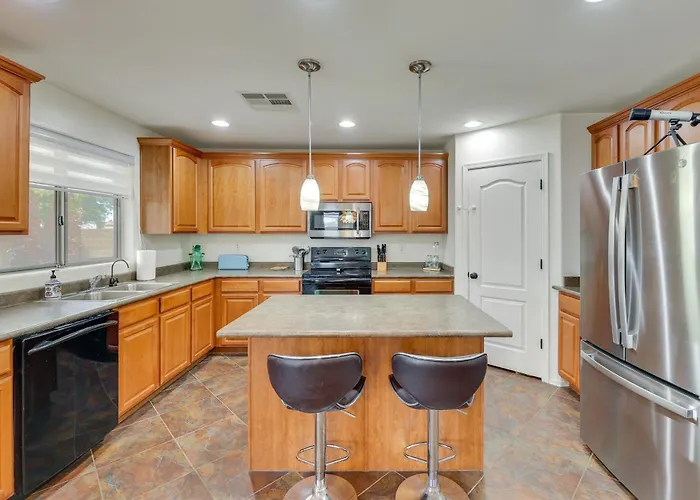 Large Pool & Yard W/ Bocce: Oasis In Coolidge! *