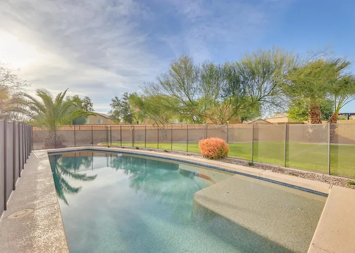 Large Pool & Yard W/ Bocce: Oasis In Coolidge! Holiday home Coolidge